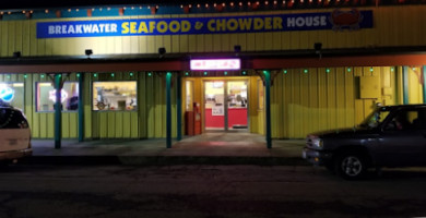 Breakwater Seafoods And Chowder House