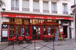 Le Cafe De Paris