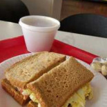 Pi's Deli