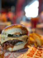 Red Robin Gourmet Burgers And Brews