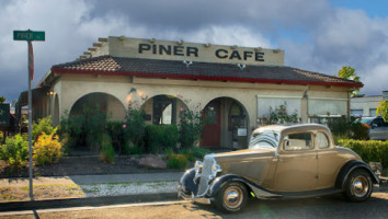 Piner Cafe