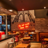 TGI Fridays Restaurant & Bar