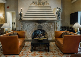 Pfister Lobby Lounge