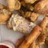 Momo's Fish And Chicken Subs