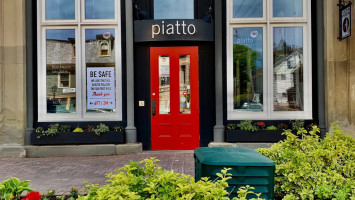 Piatto Pizzeria + Enoteca