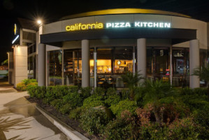 California Pizza Kitchen Tarzana Priority Seating