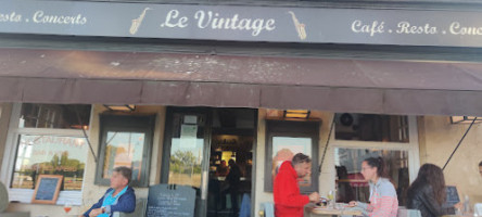 Le Vintage Cafe