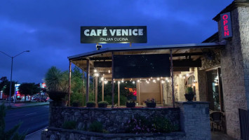 Cafe Venice