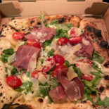 Aumm Aumm Pizzeria And Wine