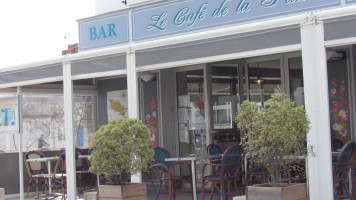 Le cafe de la place