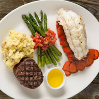 J. Gilbert’s – Wood Fired Steaks Seafood Mclean