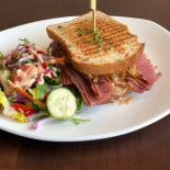 Hansa's Chopping Block & Smokehouse Cafe