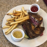 Chesapeake Bay Grille At Arlington Ridge
