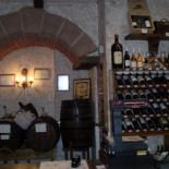 Enoteca Quesos, Jamones Y Vinos